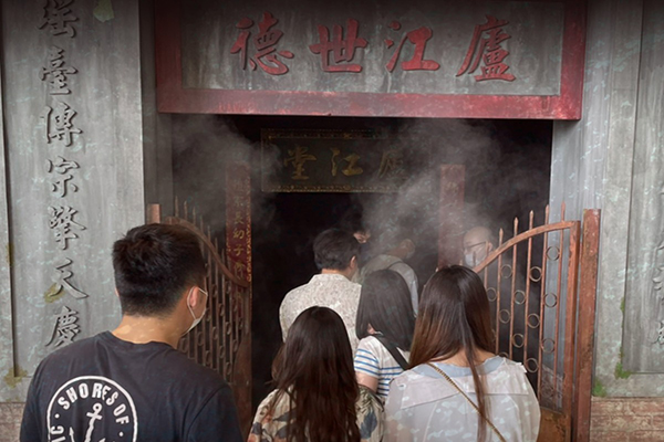 展場入口打造成民雄古宅樣式,讓體驗者一秒進入情境。 展場入口打造成民雄古宅樣式,讓體驗者一秒進入情境。