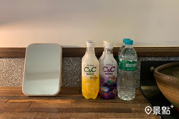 房內陳設，緊扣C&C飲品主題。