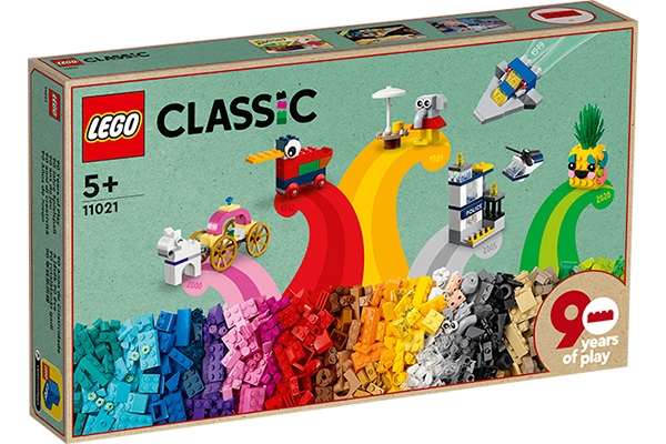 LEGO 11021 精采創意 90 週年紀念盒組。 LEGO 11021 精采創意 90 週年紀念盒組。