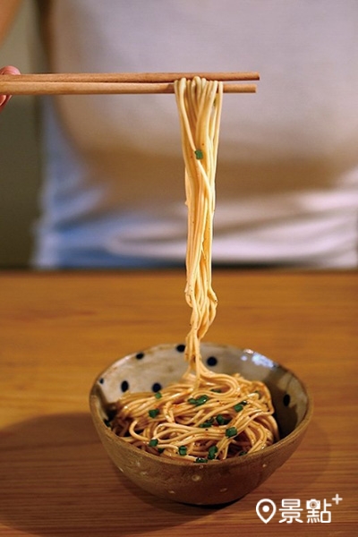 試營運首週購買「KiKi椒麻／蔥油拌麵」享獨家8折優惠。