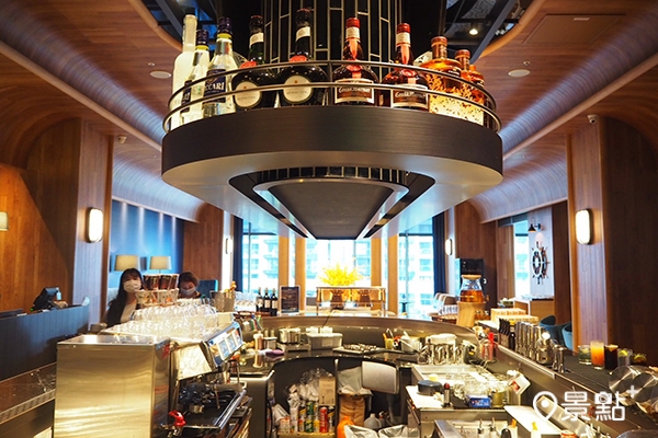 住宿期間可享用的公共空間也包括酒吧Blu Bar。（圖 / 景點+ 張盈盈）
