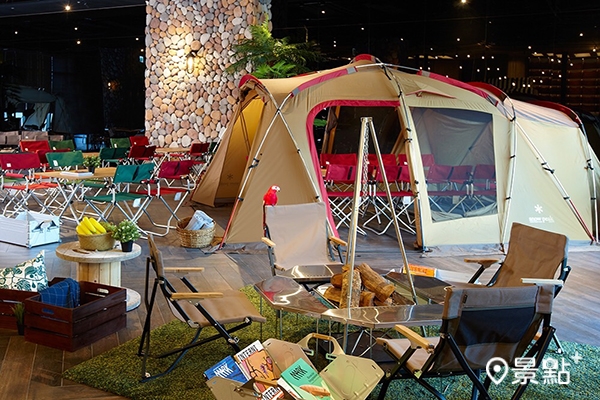 用餐區特別設有日本戶外品牌Snow Peak室內露營帳區，營造都市輕Glamping的野趣氛圍。（圖 / COZZI blu和逸飯店）