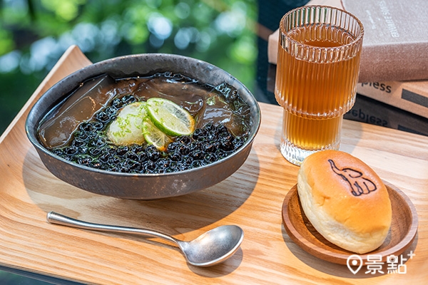冬瓜檸檬愛玉 附招牌奶油餐包 冬瓜檸檬愛玉 附招牌奶油餐包