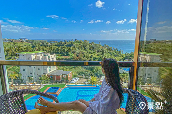 每間客房皆可眺望無敵海景,入住旅人更可享受按摩浴缸以及無邊際游泳池。 每間客房皆可眺望無敵海景,入住旅人更可享受按摩浴缸以及無邊際游泳池。