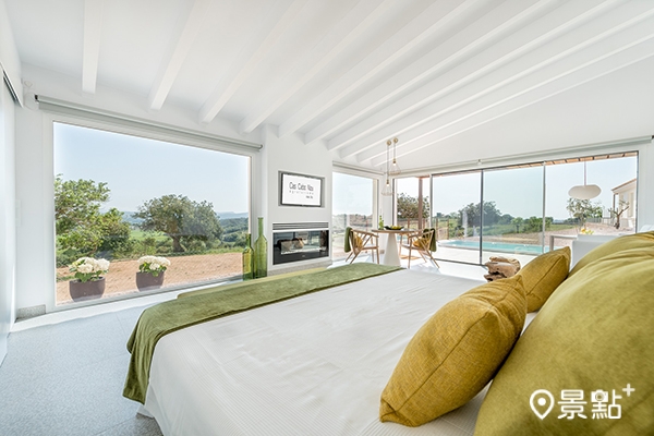 「Cas Cabo Nou Agroturismo Adults Only」客房以純白色調為主,簡約優雅。 「Cas Cabo Nou Agroturismo Adults Only」客房以純白色調為主,簡約優雅。
