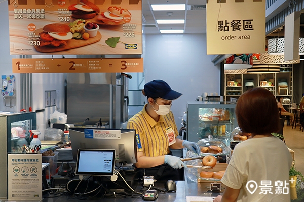 7款貝果口味可分別選擇夾入IKEA經典主食里肌火腿、煙燻鮭魚、牛肉漢堡排。 7款貝果口味可分別選擇夾入IKEA經典主食里肌火腿、煙燻鮭魚、牛肉漢堡排。