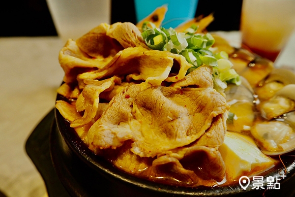 濟州島海陸饗宴特餐－海陸綜合嫩豆腐煲。(圖／景點+ 張盈盈)