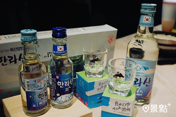 漢拏山燒酒與萌感限定燒酒杯。(圖／景點+ 張盈盈)