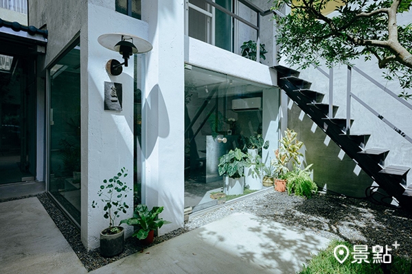 苜一