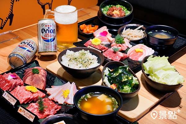 享受燒肉套餐時,也可加購酒精飲品大飽口福。 享受燒肉套餐時,也可加購酒精飲品大飽口福。