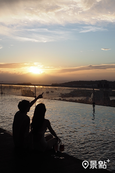 特別推薦日落時分在泳池畔賞夕陽，氣氛非常浪漫。(圖／景點+ 張盈盈，以下同)