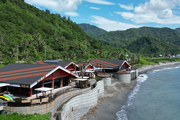 海明漾泰式料理景觀餐廳位在花東海岸邊。(圖／海明漾泰式料理景觀餐廳，下同)