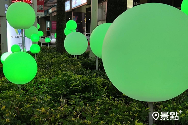 Global Mall 新北中和打造「七彩星河球」 Global Mall 新北中和打造「七彩星河球」