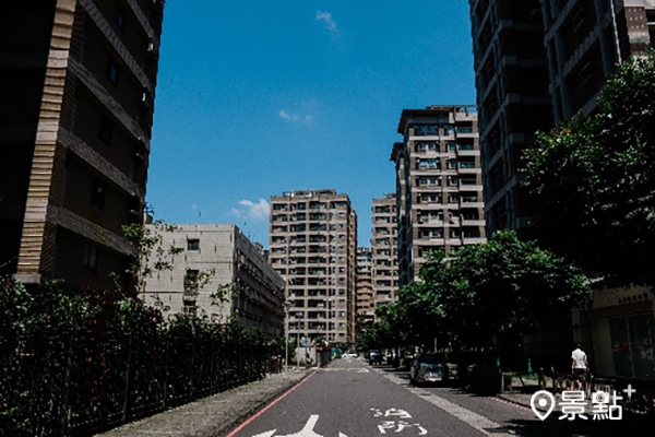 青年公園周圍住宅多為新建,與南機場住宅區相比便是另一番風景 青年公園周圍住宅多為新建,與南機場住宅區相比便是另一番風景