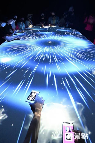 DigiWave是一場結合科技與藝術的慶典展覽，導入沉浸式互動展覽感受5G數位浪潮。