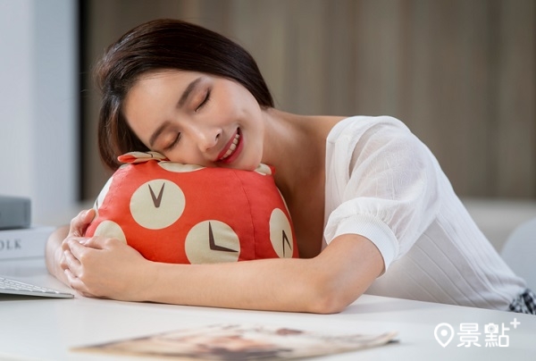 秘密道具時光布抱枕。