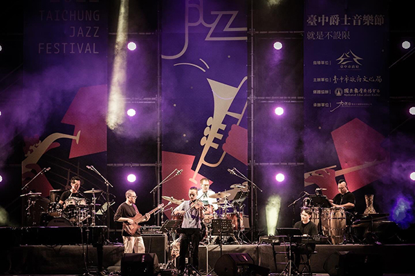 台中爵士音樂節今年以「Jazz unlimited」為主題。 台中爵士音樂節今年以「Jazz unlimited」為主題。