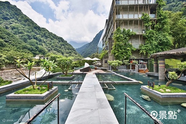 泰安觀止溫泉會館無邊界泳池及戶外泡湯區。 泰安觀止溫泉會館無邊界泳池及戶外泡湯區。