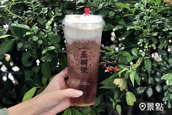 「雪絨葡萄果粒」每杯95元。