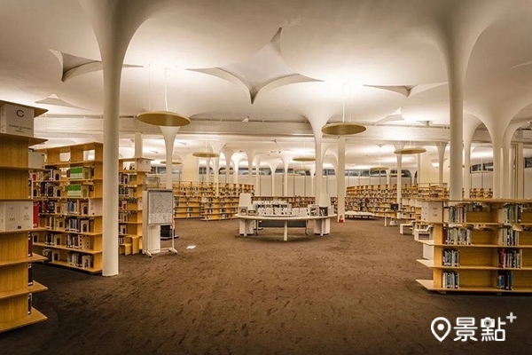 辜振甫先生圖書館1樓開架閱覽室空間。(圖/tw_traveler.eason,下同) 辜振甫先生圖書館1樓開架閱覽室空間。(圖/tw_traveler.eason,下同)