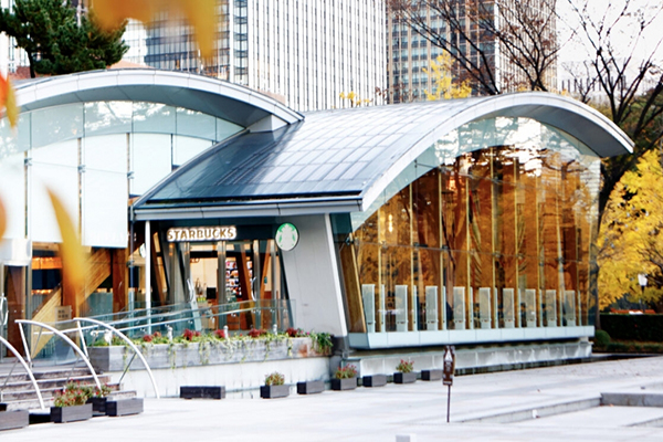 日本第一家星巴克Greener Store。(圖/Starbucks Japan) 日本第一家星巴克Greener Store。(圖/Starbucks Japan)