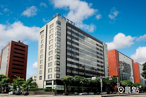 台北民生館為和逸品牌首家據點，鄰近捷運行天宮站，優越交通地理位置。