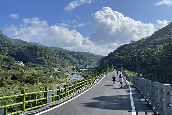 瑞猴自行車道沿途風景多樣，可觀賞基隆河山林河谷景觀及聆聽溪水潺潺。