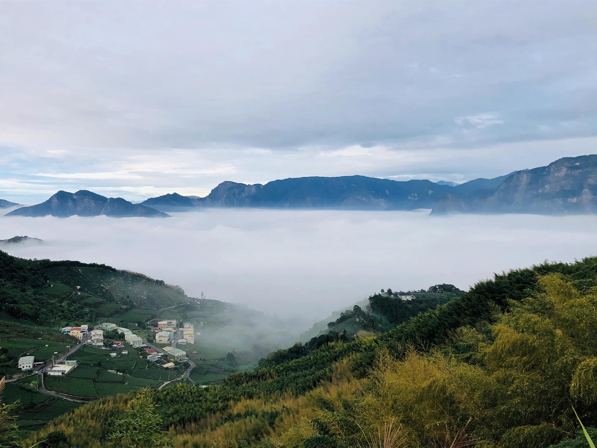 山角鐵茶屋景觀有時會用到雲海山景非常壯觀。 (圖/山角鐵茶屋,以下同) 山角鐵茶屋景觀有時會用到雲海山景非常壯觀。 (圖/山角鐵茶屋,以下同)