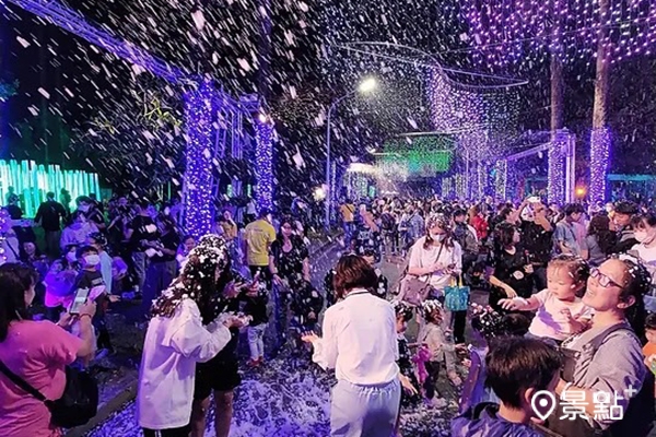 2021屏東聖誕節下雪場景。