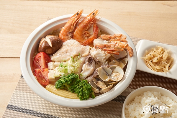 「單人平日午餐通用券組1,500元」一組6張，可點選人氣北海道石狩鍋附精選小菜及湯品。