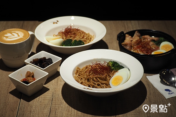 ikari怡客X老媽拌麵推出名店系列聯名餐點。(圖/景點+ 張盈盈,以下同 ) ikari怡客X老媽拌麵推出名店系列聯名餐點。(圖/景點+ 張盈盈,以下同 )