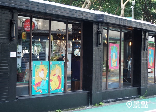 位於GUM GUM雞翅餐酒館的〈國父遊臺北〉系列作品。(圖/景點+ 張盈盈) 位於GUM GUM雞翅餐酒館的〈國父遊臺北〉系列作品。(圖/景點+ 張盈盈)