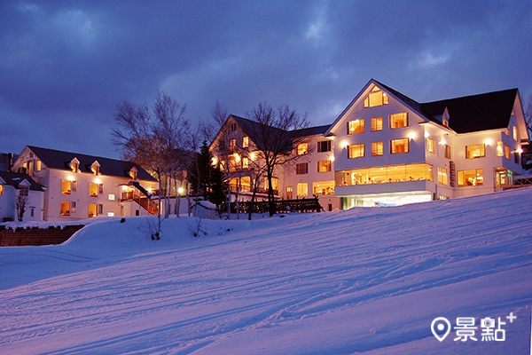 「湯澤町山區度假酒店」座落於岩原滑雪場的第一排。