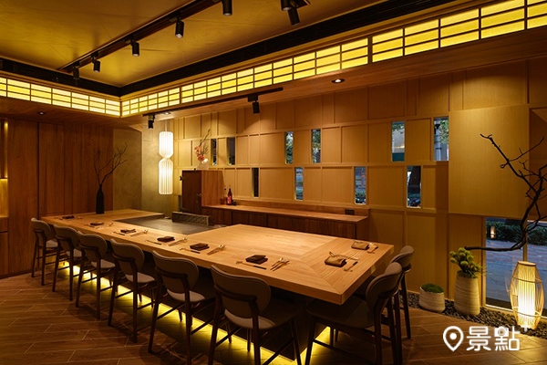 店內設計採用木質調性打造舒適高雅的空間。