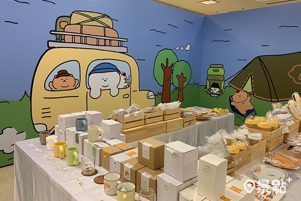 多款3MONTHS周邊讓粉絲們買個夠!(圖/景點+ 張盈盈,以下同) 多款3MONTHS周邊讓粉絲們買個夠!(圖/景點+ 張盈盈,以下同)
