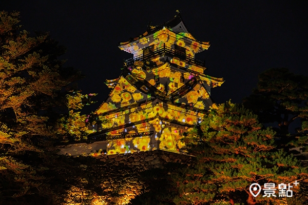 天守閣「光之花夜城」 天守閣「光之花夜城」