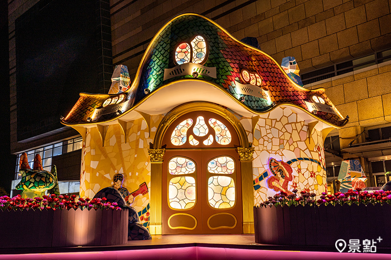 星巴克於台北時代百貨與高雄夢時代打造充滿巴賽隆納風格的「奇幻咖啡小屋」與「夢幻雲中之城」聖誕主題裝置！（圖／星巴克，以下同）